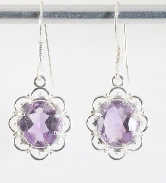 Fijne opengewerkte zilveren oorbellen met roze amethist afbeelding 1