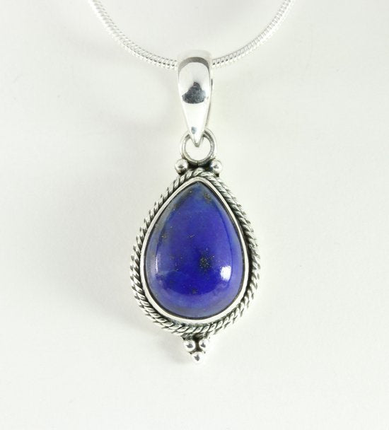 Bewerkte zilveren hanger met lapis lazuli aan ketting afbeelding 1