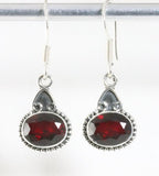 Fijne bewerkte zilveren oorbellen met granaat afbeelding 1