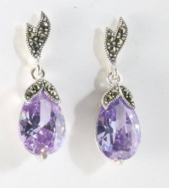Zilveren oorstekers met amethist en marcasiet afbeelding 1