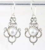 Traditionele bewerkte zilveren oorbellen met zoetwater parel afbeelding 1