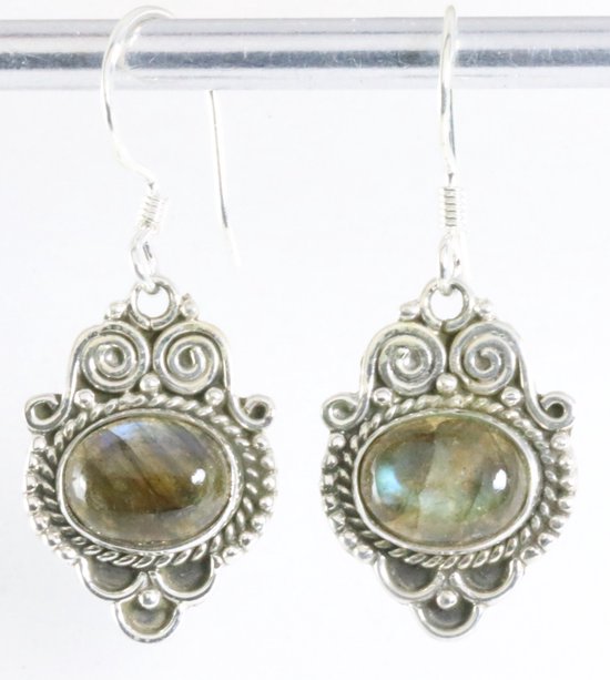 Bewerkte zilveren oorbellen met labradoriet afbeelding 1
