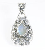 Traditionele bewerkte zilveren hanger met labradoriet afbeelding 1
