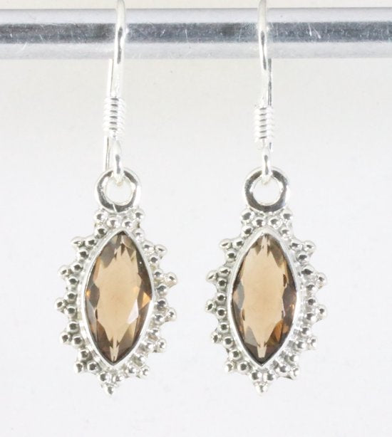 Fijne bewerkte zilveren oorbellen met rookkwarts afbeelding 1