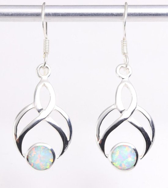 Opengewerkte zilveren oorbellen met welo opaal afbeelding 1