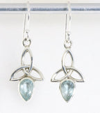 Opengewerkte zilveren oorbellen met blauwe topaas afbeelding 1