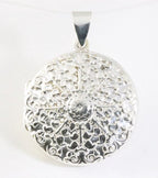 Rond gehamerd zilveren medaillon afbeelding 1