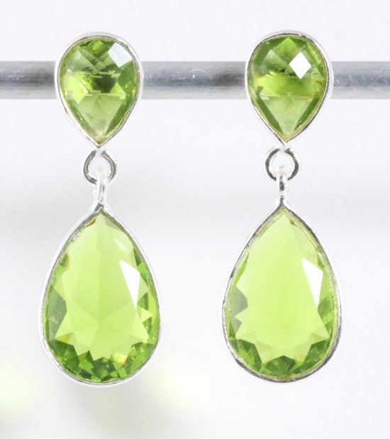 Zilveren oorstekers met peridoot afbeelding 1