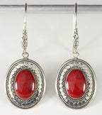 Bewerkte zilveren oorbellen met rode koraal steen afbeelding 1