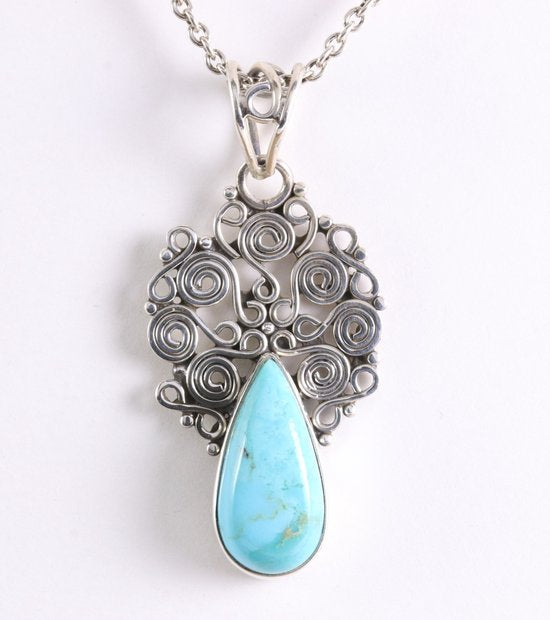 Opengewerkte zilveren hanger met Arizona turkoois aan ketting afbeelding 1
