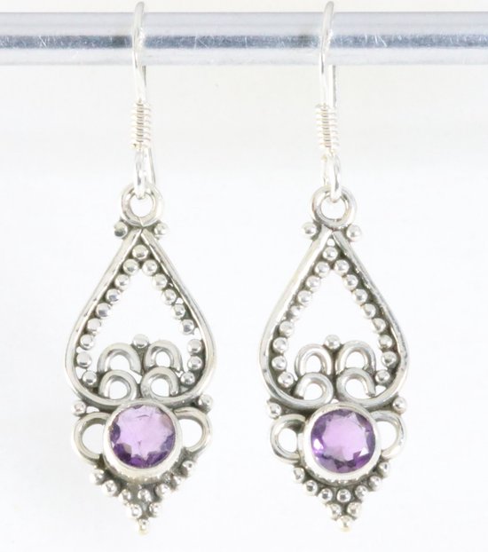 Fijne opengewerkte zilveren oorbellen met amethist afbeelding 1