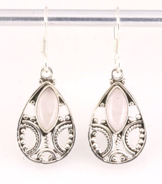 Opengewerkte zilveren oorbellen met rozenkwarts afbeelding 1