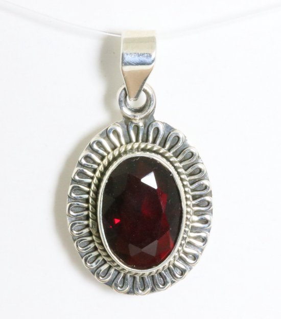 Fijne bewerkte ovale zilveren hanger met granaat afbeelding 1
