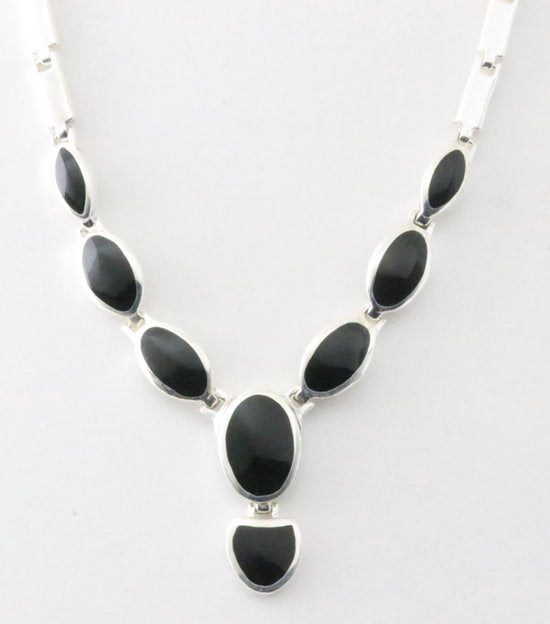 Hoogglans zilveren collier met onyx afbeelding 1