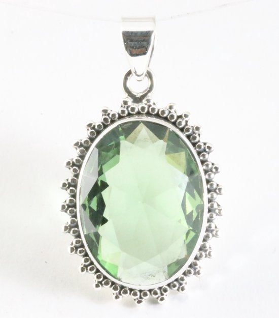 Bewerkte zilveren hanger met groene amethist afbeelding 1