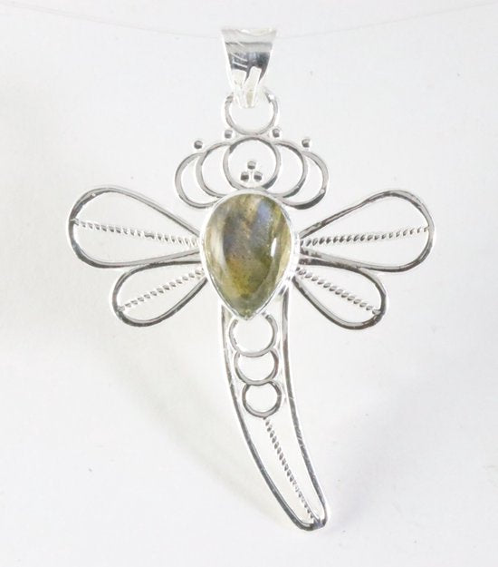 Opengewerkte zilveren libelle hanger met labradoriet afbeelding 1
