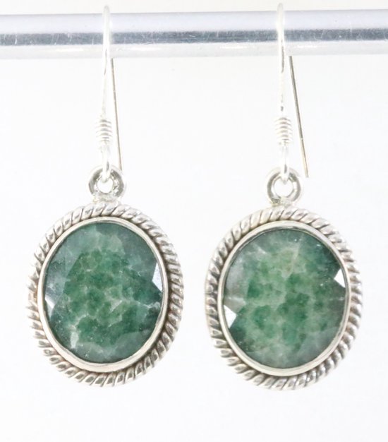 Bewerkte ovale zilveren oorbellen met smaragd afbeelding 1