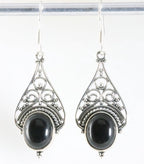 Lange opengewerkte zilveren oorbellen met onyx afbeelding 1