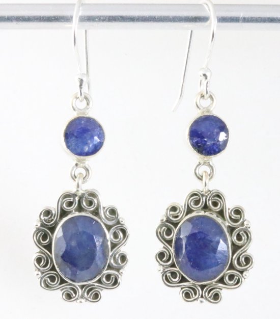 Lange bewerkte zilveren oorbellen met blauwe saffier afbeelding 1
