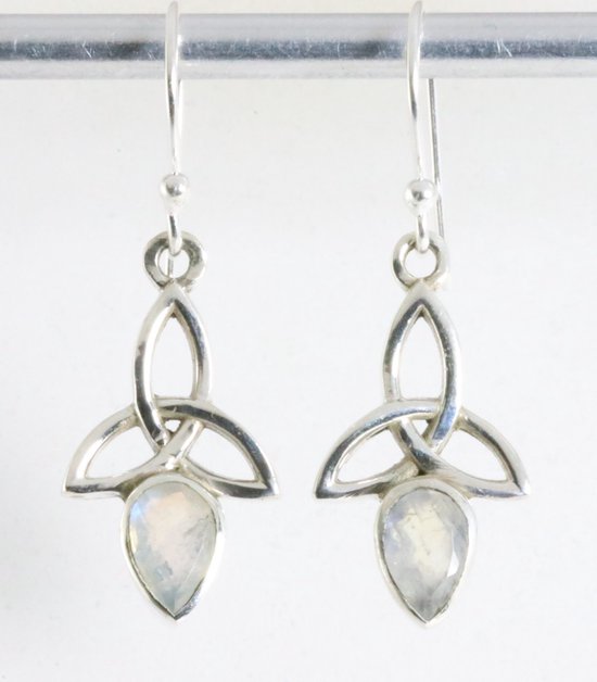 Opengewerkte zilveren oorbellen met regenboog maansteen afbeelding 1