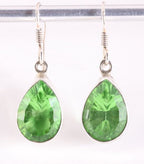 Druppelvormige zilveren oorbellen met peridoot afbeelding 1