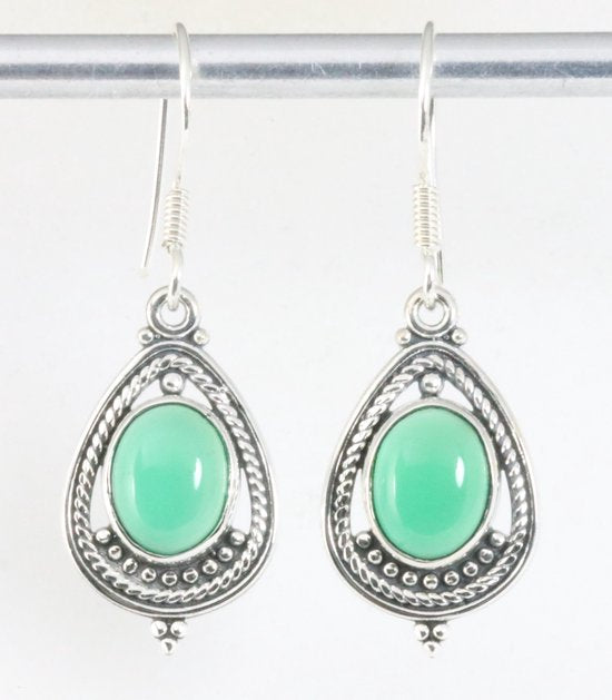 Opengewerkte zilveren oorbellen met groene onyx afbeelding 1