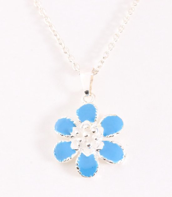 Fijne bloemvormige zilveren hanger met blauwe emaille aan ketting afbeelding 1