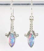 Traditionele bewerkte zilveren oorbellen met Australische opaal afbeelding 1