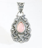 Traditionele bewerkte zilveren hanger met roze opaal afbeelding 1