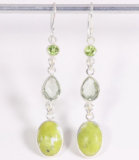 Lange zilveren oorbellen met lizardiet, groene amethist en peridoot afbeelding 1