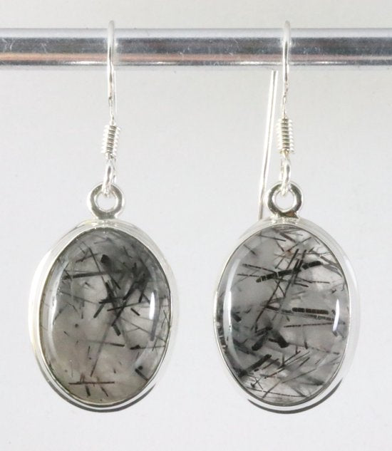 Ovale zilveren oorbellen met zwarte rutielkwarts afbeelding 1