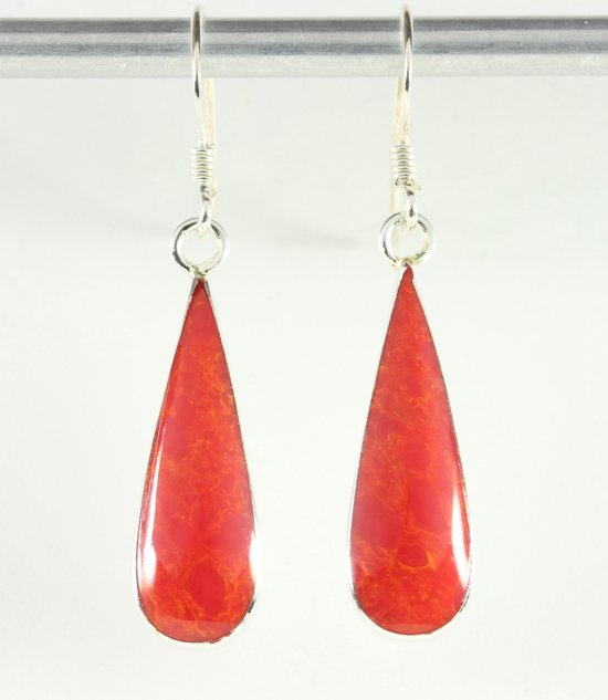 Druppelvormige zilveren oorbellen met rode koraal steen afbeelding 1