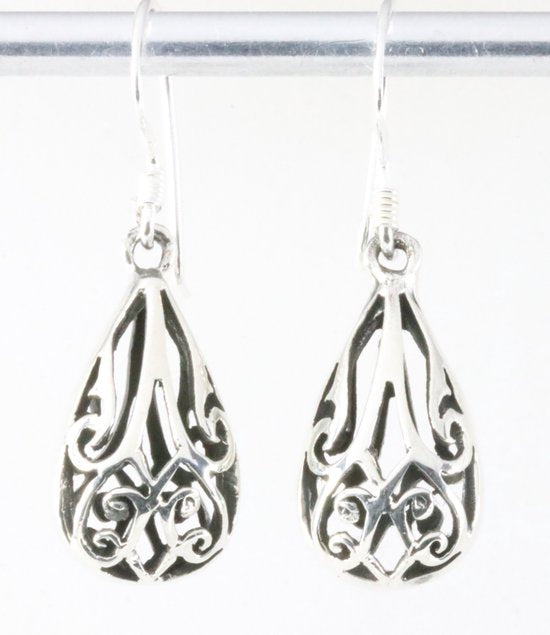 Fijne opengewerkte druppelvormige zilveren oorbellen afbeelding 1