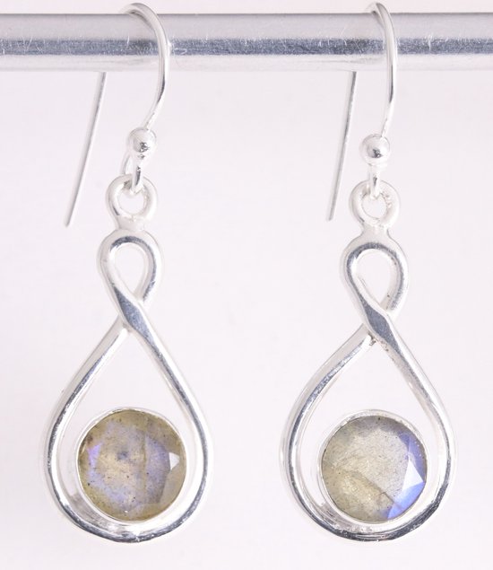 Opengewerkte zilveren oorbellen met labradoriet afbeelding 1