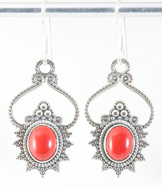 Bewerkte zilveren oorbellen met rode koraal steen afbeelding 1