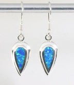 Fijne hoogglans zilveren oorbellen met Australische opaal afbeelding 1