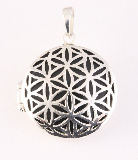 Rond opengewerkt zilveren medaillon met onyx afbeelding 1