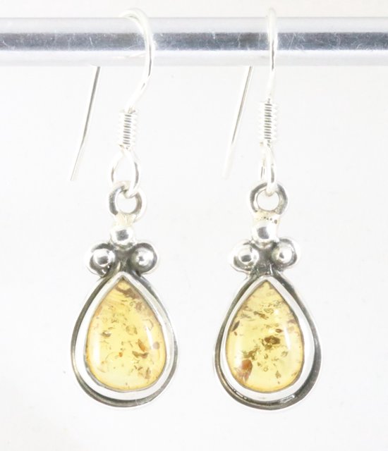 Fijne bewerkte zilveren oorbellen met amber afbeelding 1