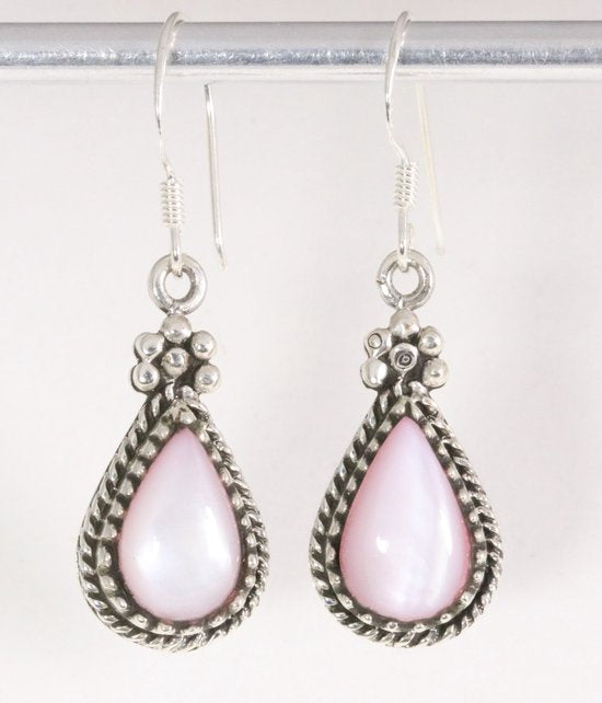 Bewerkte zilveren oorbellen met roze parelmoer afbeelding 1