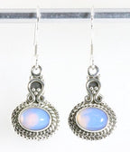 Bewerkte zilveren oorbellen met vuuropaal afbeelding 1