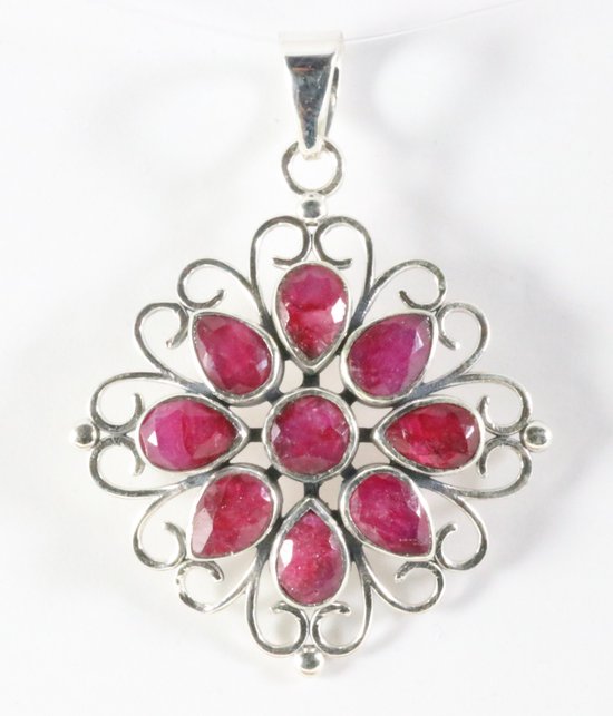 Opengewerkte zilveren hanger met robijn afbeelding 1