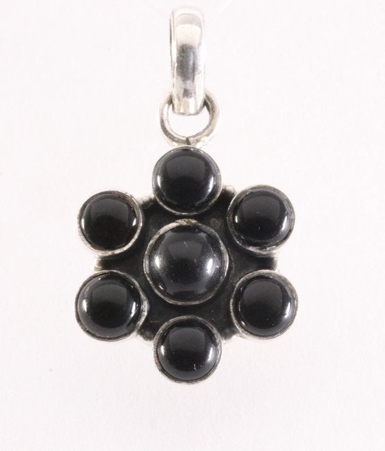 Bloemvormige zilveren hanger met onyx afbeelding 1
