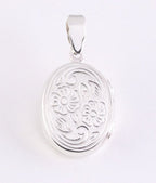 Fijn ovaal zilveren medaillon met bloemengravering afbeelding 1