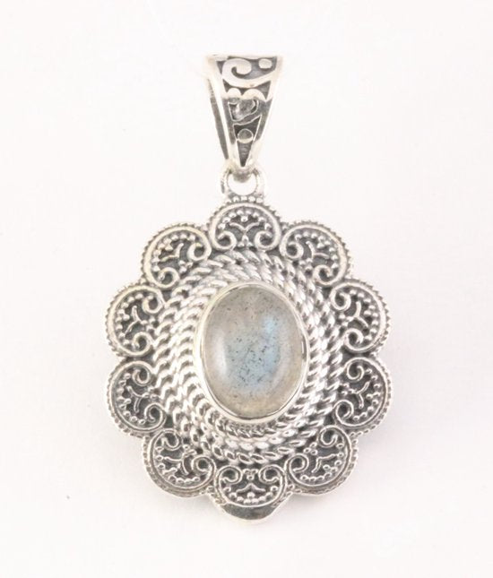 Bewerkte zilveren hanger met labradoriet afbeelding 1