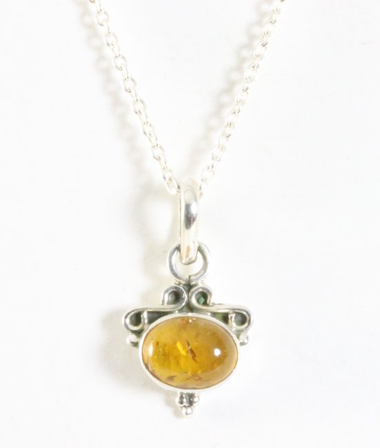 Fijne bewerkte zilveren hanger met amber aan ketting afbeelding 1