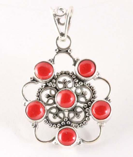 Opengewerkte zilveren hanger met rode koraal steen afbeelding 1