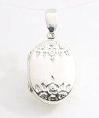 Fijn zilveren medaillon met bloemen gravering afbeelding 1