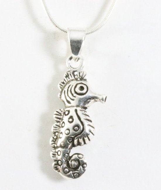 Zilveren zeepaardje aan ketting afbeelding 1