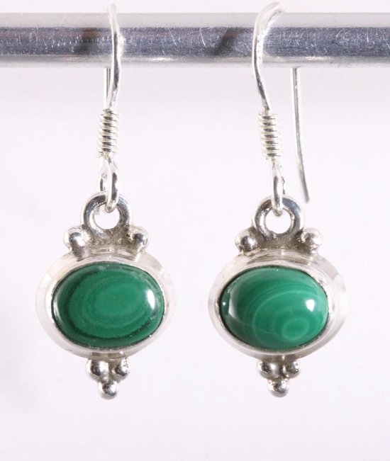 Fijne bewerkte zilveren oorbellen met malachiet afbeelding 1