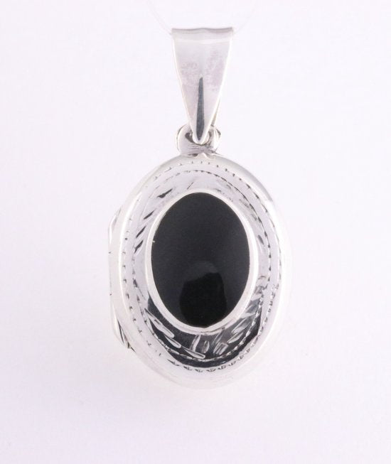 Fijn bewerkt zilveren medaillon met onyx afbeelding 1